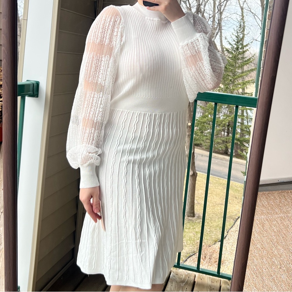 🆕 White Ribbed Knit Dress with Lace Sleeves - Picture 3 of 14